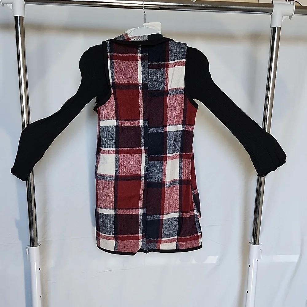 SHEIN Red and Black Checkered Cardigan Set - Picture 7 of 8